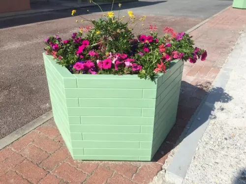 Jardini&egrave;re pour municipalit&eacute; r&eacute;alis&eacute;e en composite